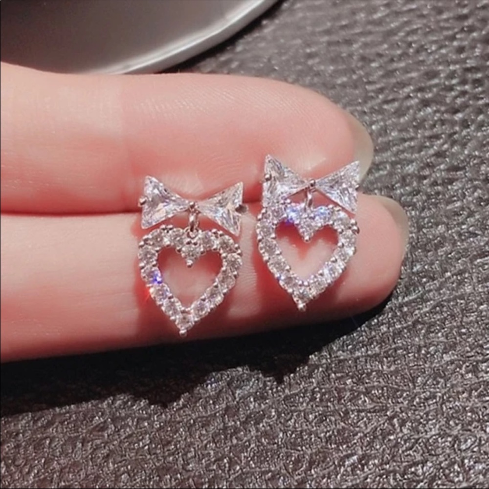 New 925 Silver Sweet Heart Diamond Stud Earrings